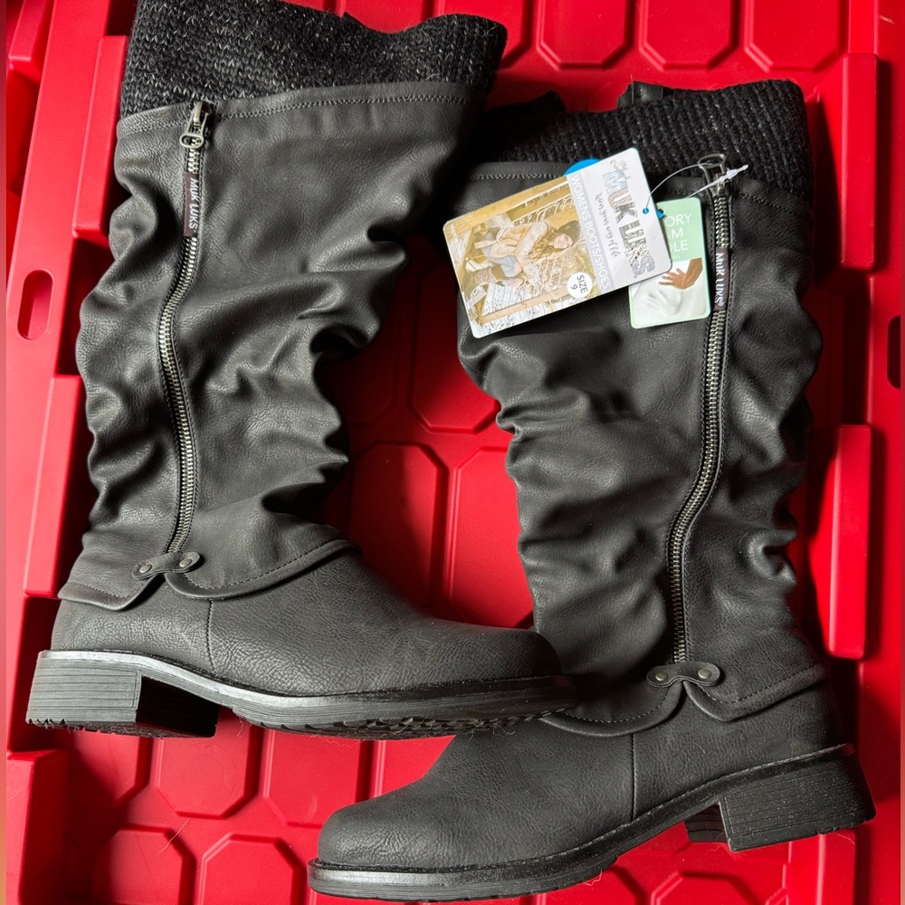 Black Knee-High Zippered Slouch Boots
